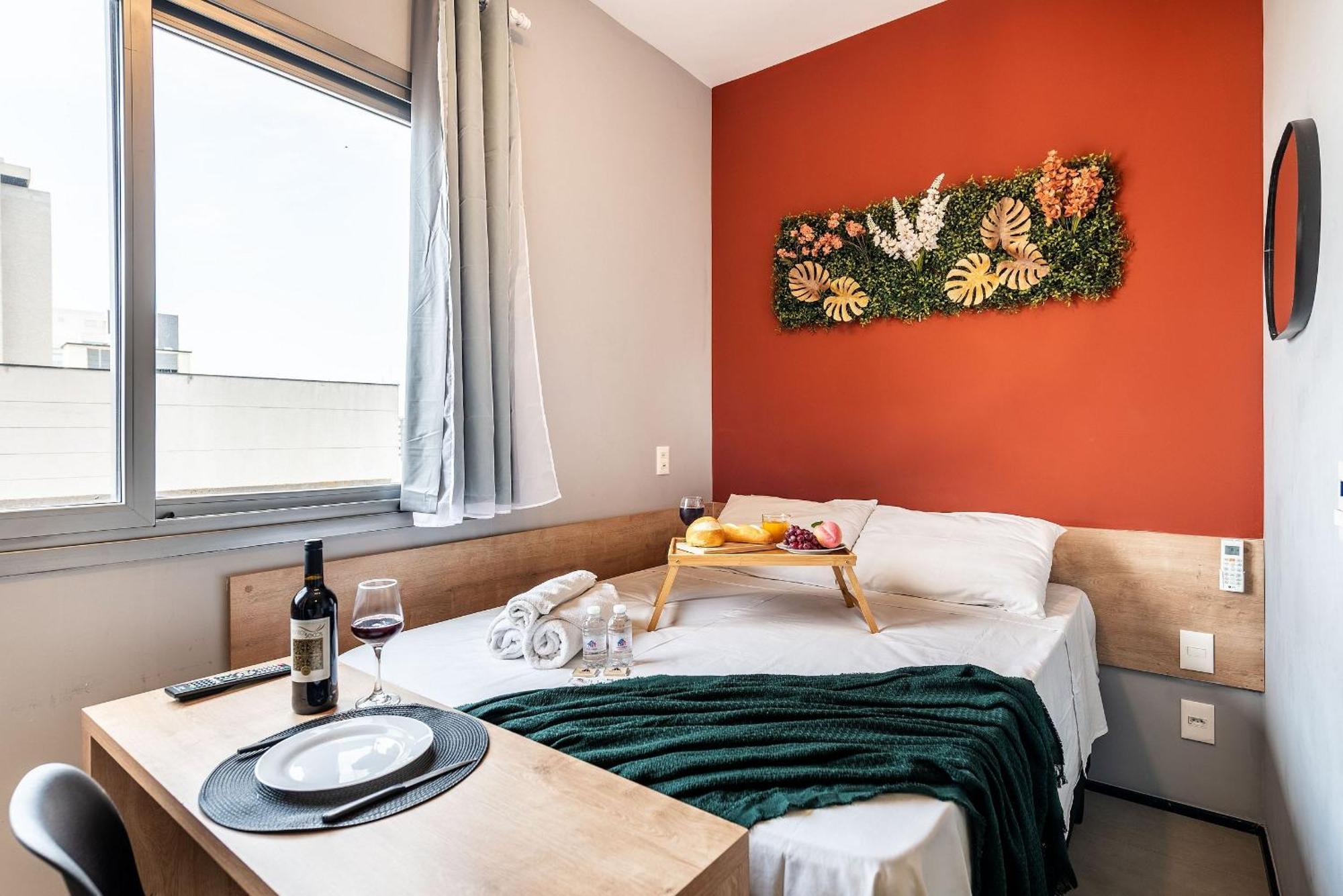 Vo16 Charmoso Com Vaga, Ao Lado Do Metro. Apartamento