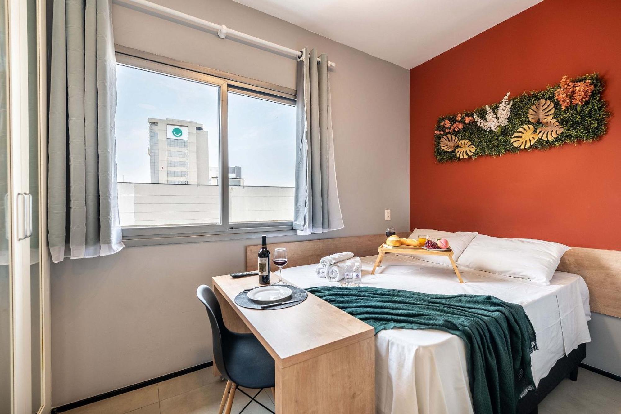Apartamento Vo16 Charmoso Com Vaga, Ao Lado Do Metro.